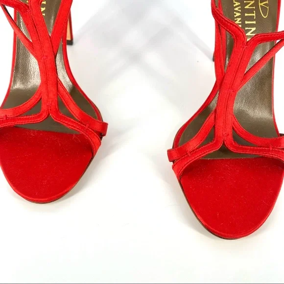 Valentino Garavani Vintage Red Satin T-Strap Open Toe Pumps Size 36.5 - Picture 4 of 8